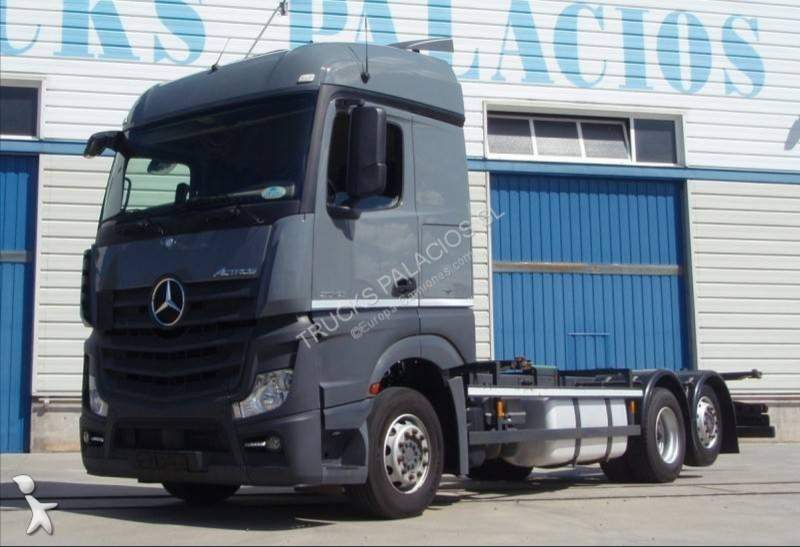 Camión chasis Mercedes Actros 2542