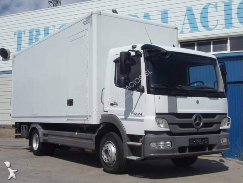 Camión furgón Mercedes Atego 1224 L