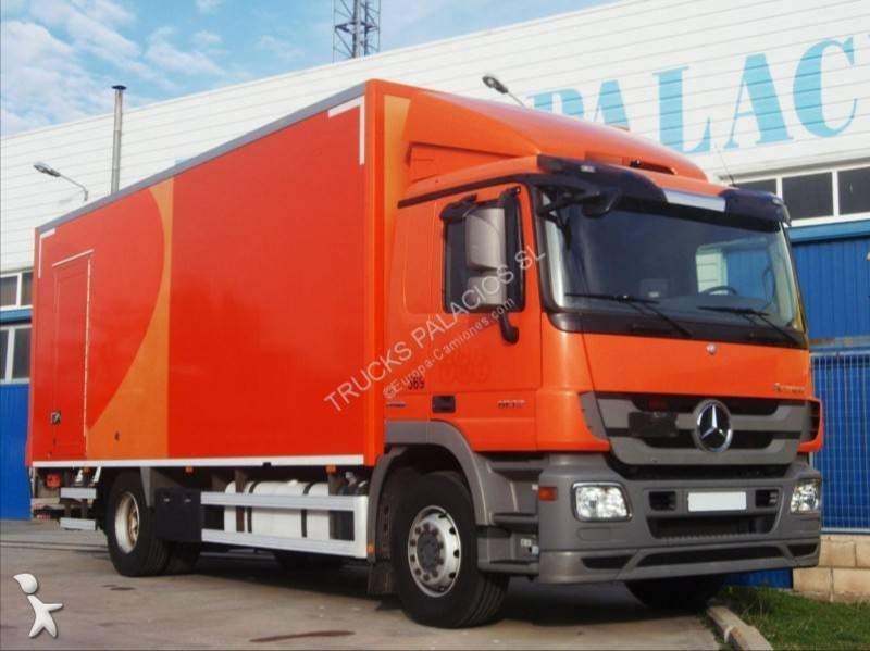 Camión furgón Mercedes Actros 1832 L